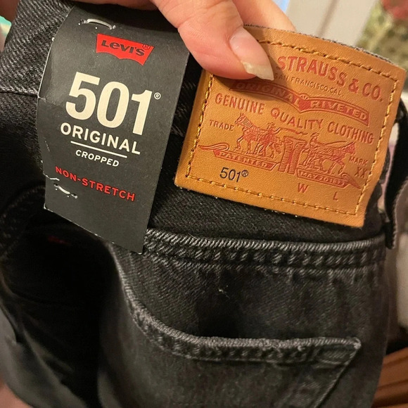 NWT LEVIS 501 STUDDED CROPPED JEANS - Picture 5 of 9